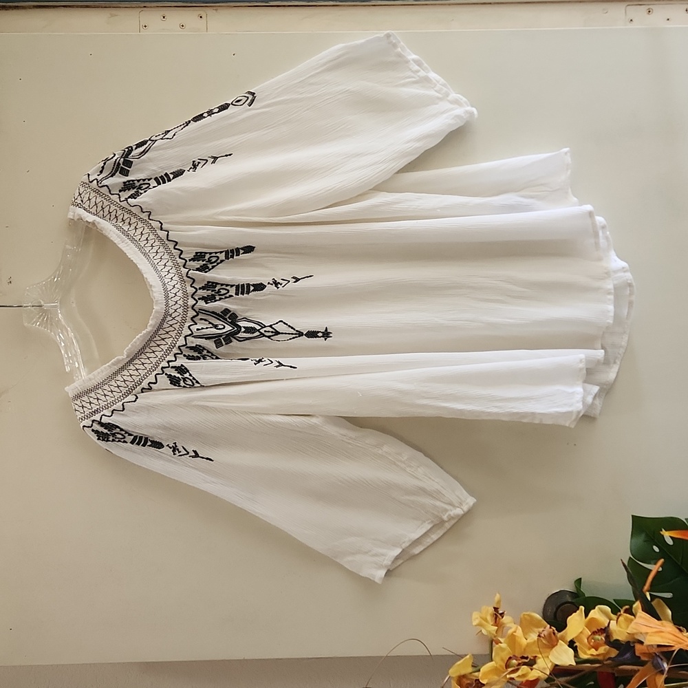Terre Bleue EUC Off the Shoulder White XXL Boho Top